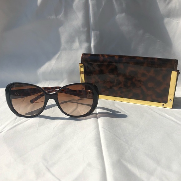 Tory Burch Accessories - Tory Burch Sunglasses Tortoise Brown Gradient Lens